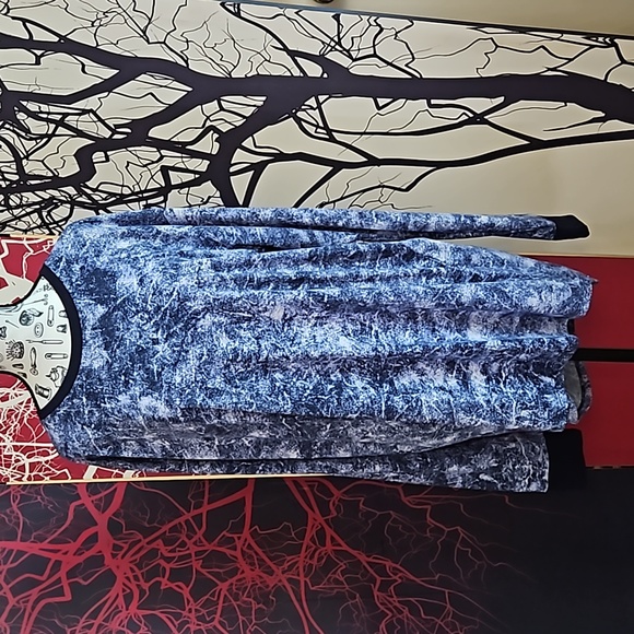 LuLaRoe Hudson Long Sleeve Straight Cut T For Both Him & Her Round Neck Large - Picture 2 of 16